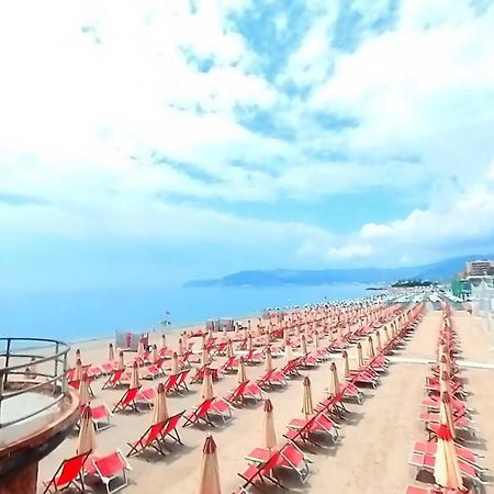 Tra Centro E Mare - Intero Appartamento Con Parcheggio Savona Buitenkant foto